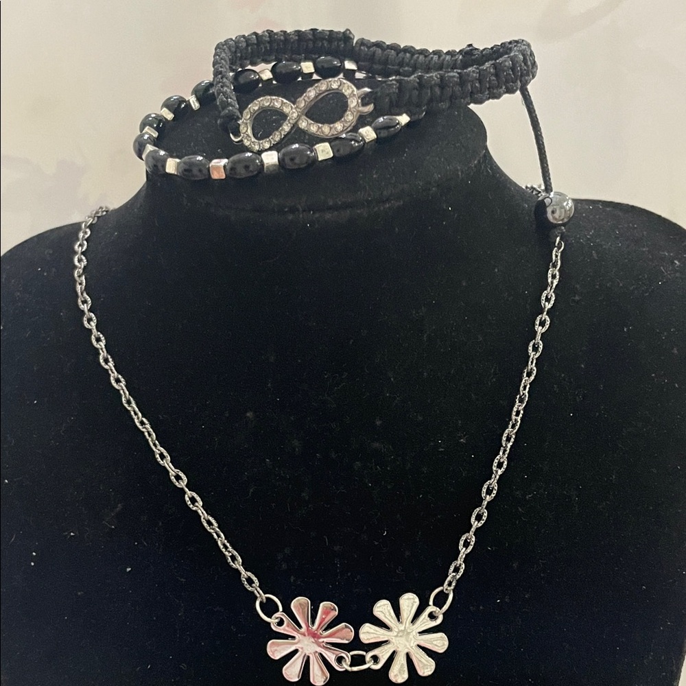 Silver and Black Infinity Bracelet and Flower Necklace Set-540